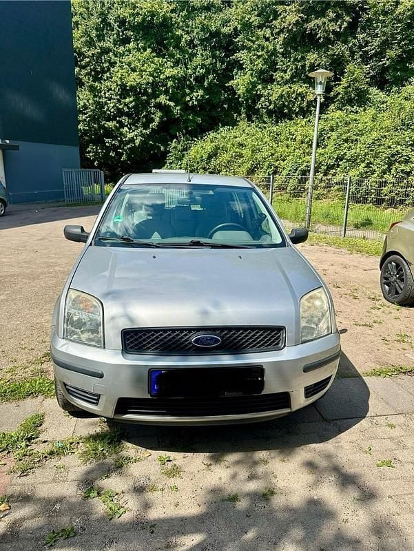Grau Gebraucht 2004 Ford Fusion Kleinwagen | 2.999 € (Fairer Preis) - Bild 1/4