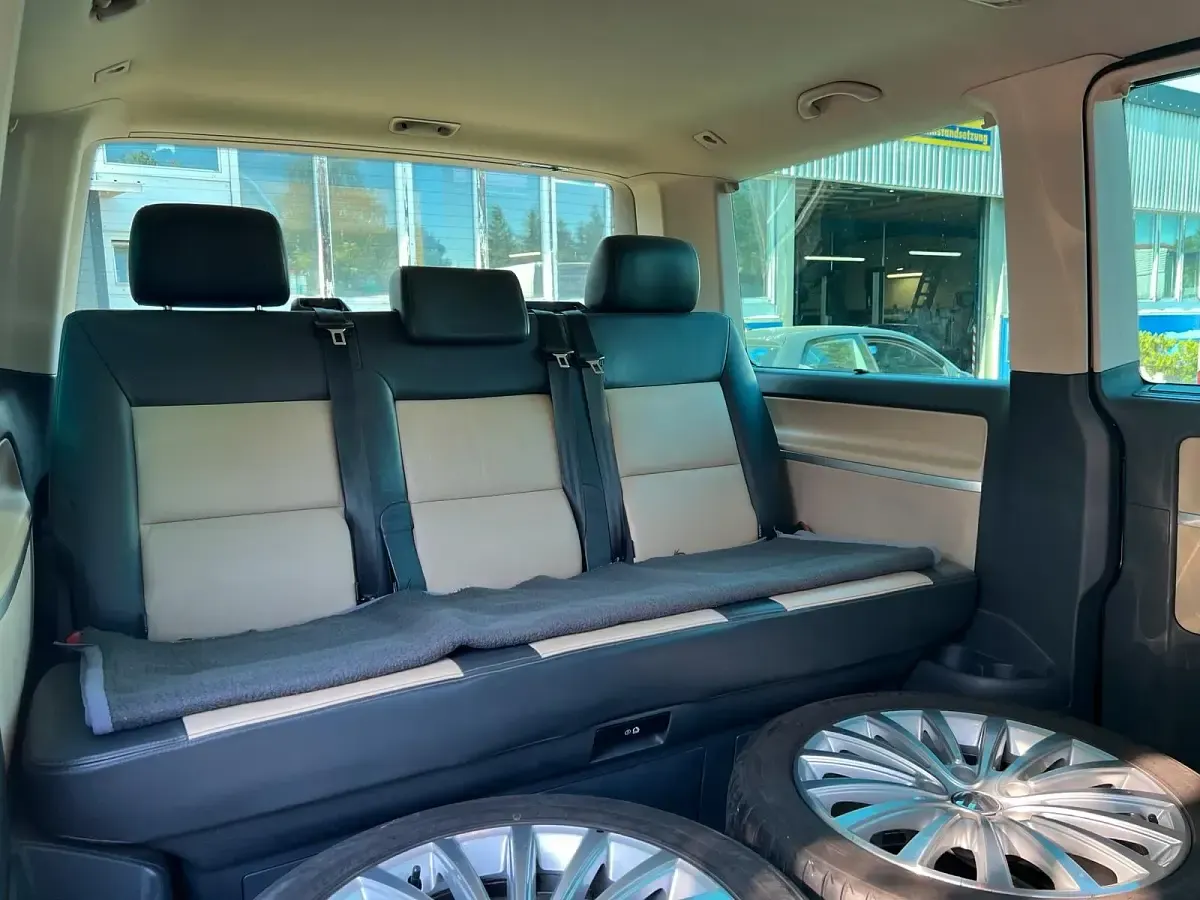 Gebraucht VW Multivan Highline 180 PS (132 kW) 2014 Schwarz Van / Kleinbus