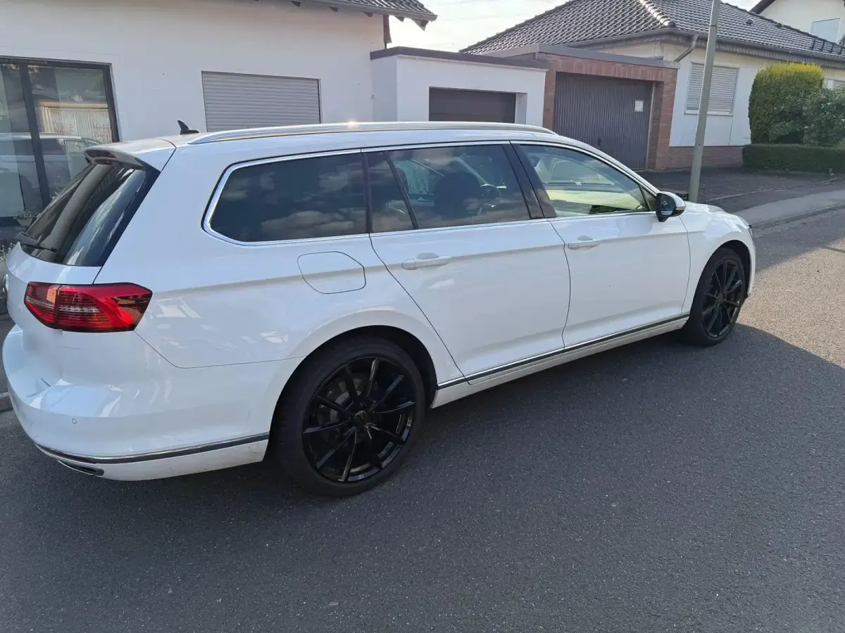 Gebraucht VW Passat Highline 190 PS (139 kW) 2019 Weiß Kombi