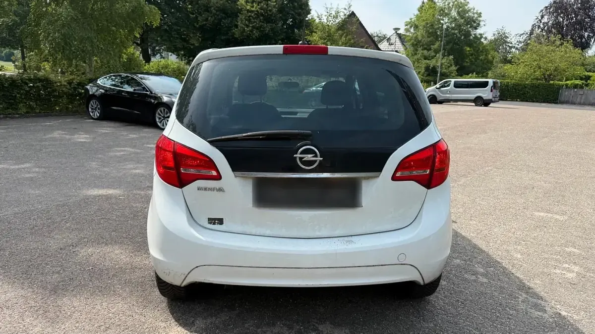 Gebraucht Opel Meriva 101 PS (74 kW) 2012 Weiß Van / Kleinbus