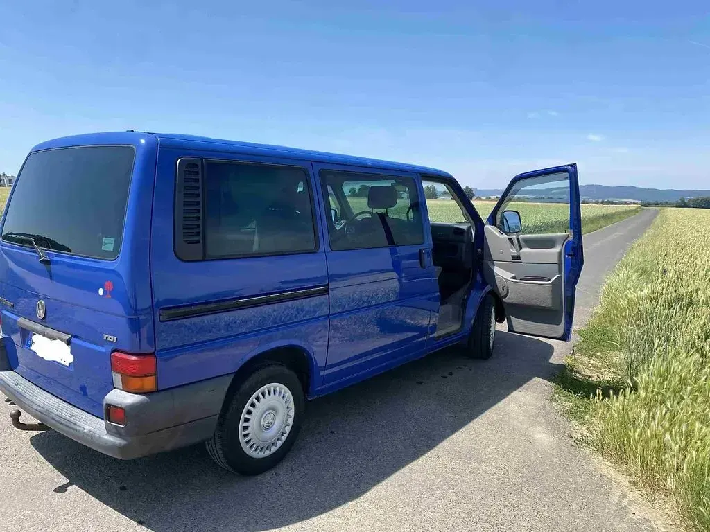 Second-hand VW T4 102 CP (75 kW) 2001 Albastru Van
