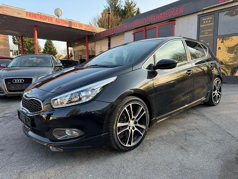 Gebraucht Kia Ceed Platinum 135 PS (99 kW) 2015 Schwarz Kleinwagen