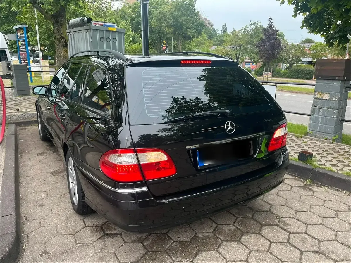 Gebraucht Mercedes E200 163 PS (119 kW) 2004 Schwarz Kombi