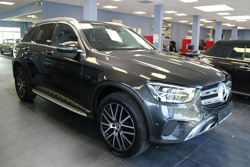 Grau Gebraucht 2022 Mercedes GLC300e SUV | 35.980 € (Guter Preis) - Bild 1/4