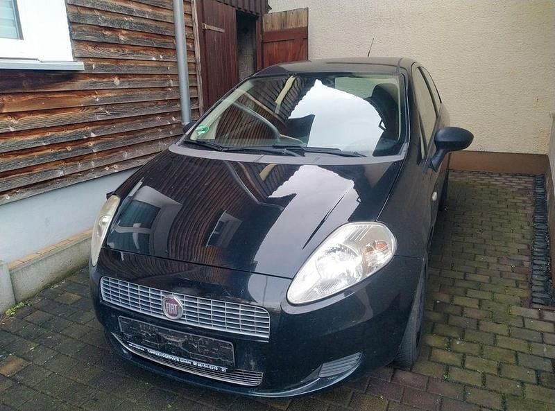 Gebraucht Fiat Grande Punto 65 PS (47 kW) 2009 Schwarz Kleinwagen