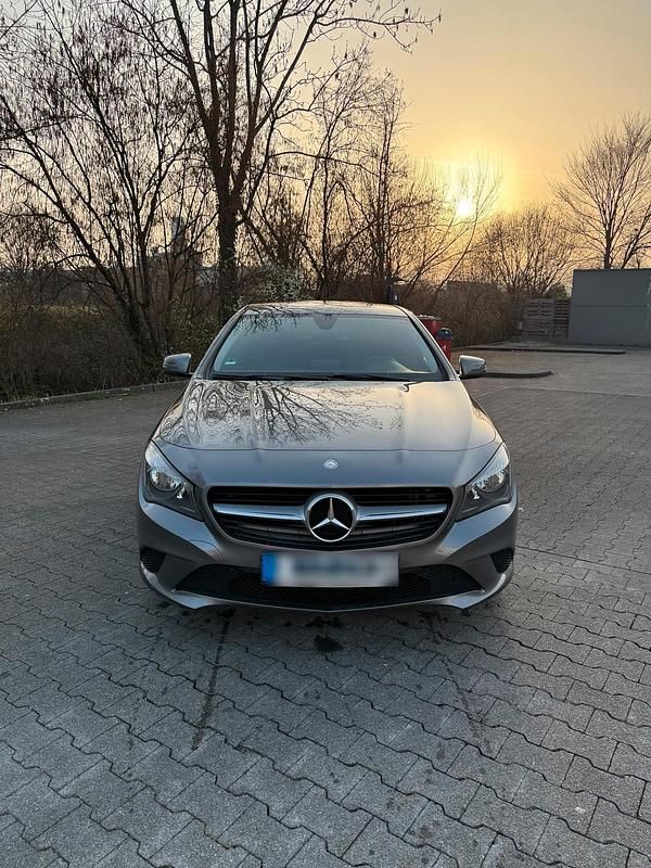 Gebraucht Mercedes CLA200 136 PS (100 kW) 2015 Grau Limousine