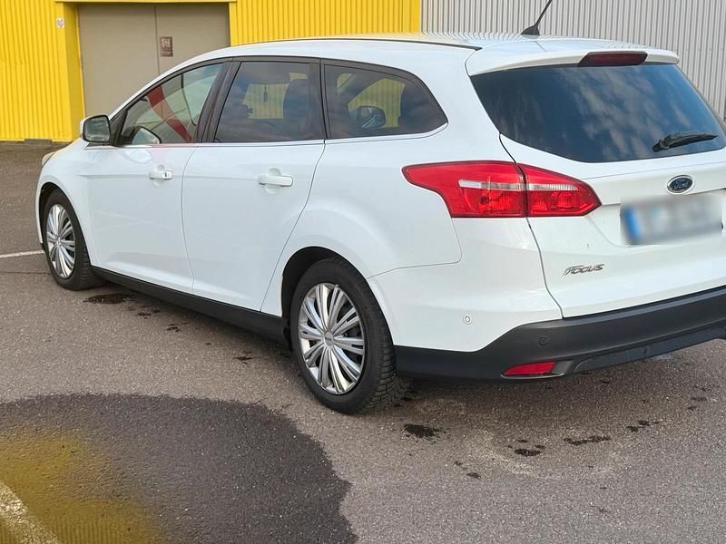 Usata Ford Focus 150 CV (110 kW) 2015 Bianco Station wagon