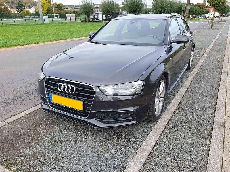 Grau Gebraucht 2015 Audi A4 S-Line Kombi | 15.000 € (Fairer Preis) - Bild 1/4
