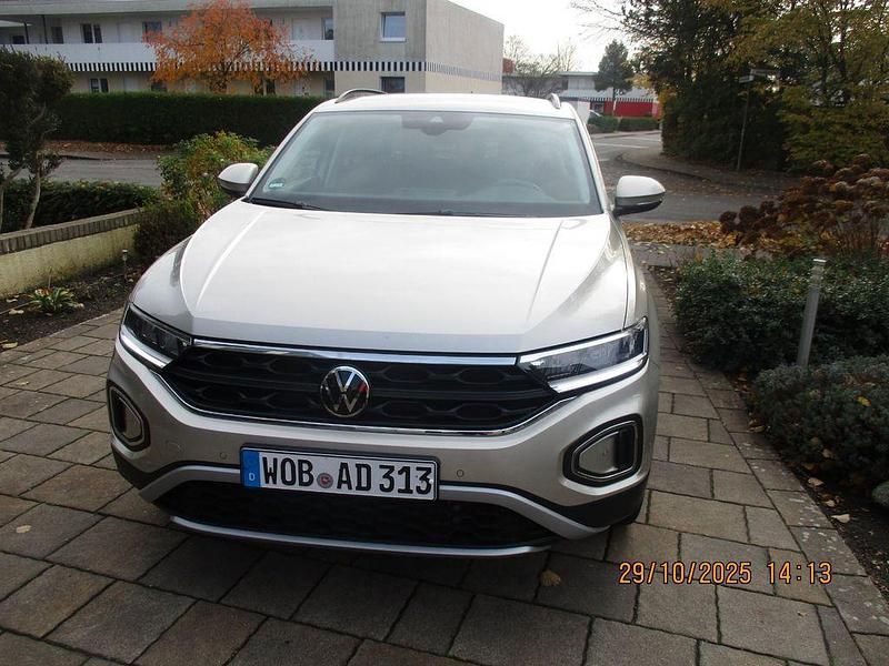 Silber Gebraucht 2023 VW T-Roc Life SUV | 24.499 € (Fairer Preis) - Bild 1/4