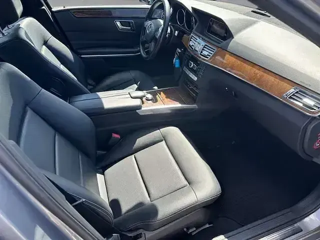 Second-hand Mercedes E350 306 CP (225 kW) 2013 Argintiu Berlinǎ