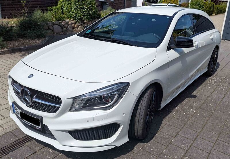 Weiß Gebraucht 2015 Mercedes CLA250 Shooting Brake AMG line Kombi | 20.800 € (Fairer Preis) - Bild 1/4