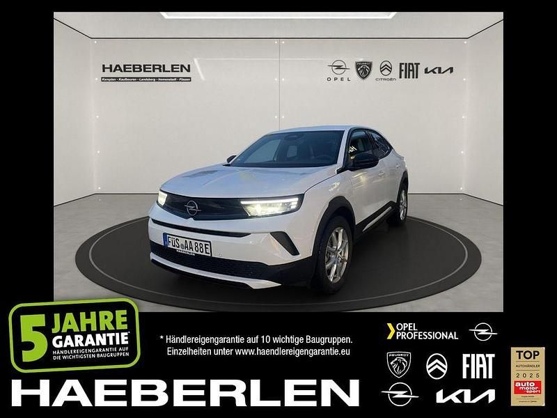 Neu Opel Mokka-e Elegance 100 kW (136 PS) 2025 Lack weiss banquise/typ aussen SUV