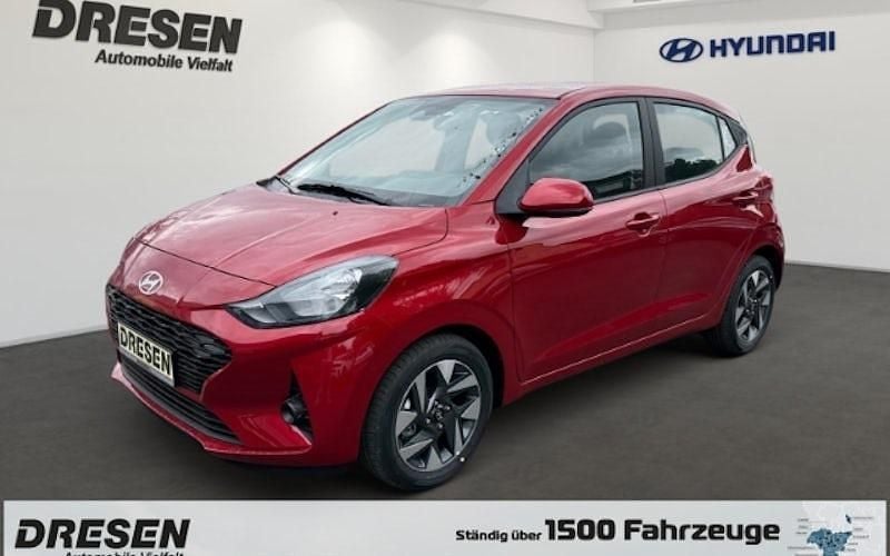 Rot Neu 2025 Hyundai i10 Trend Kleinwagen | 17.590 € (Fairer Preis) - Bild 1/4