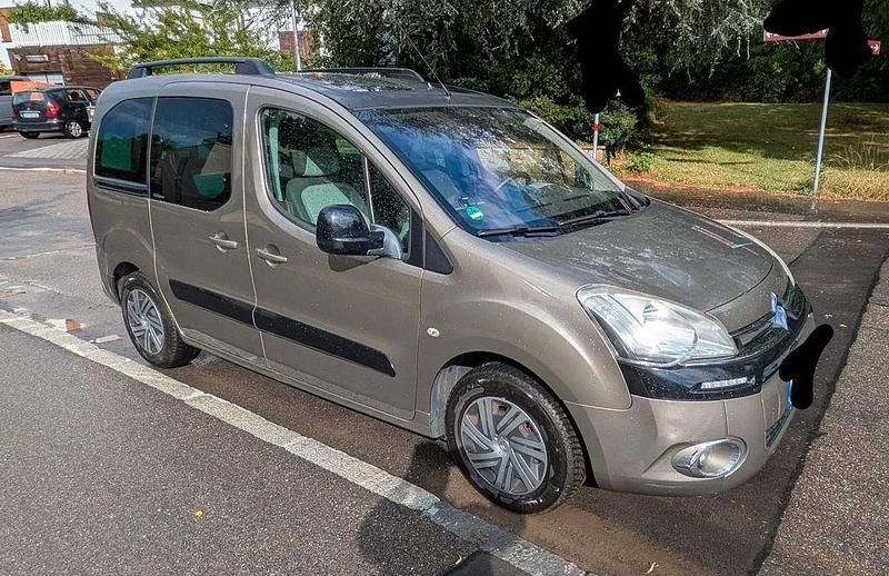 Braun Gebraucht 2012 Citroën Berlingo SELECTION Van / Kleinbus | 6.999 € (Fairer Preis) - Bild 1/4