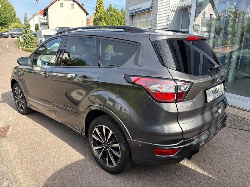 Gebraucht Ford Kuga ST-Line 150 PS (110 kW) 2018 Magneticgrau (metallic) (metallic) SUV