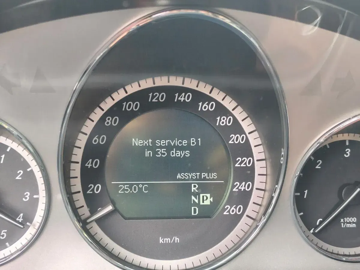 Gebraucht Mercedes E300 Avantgarde 231 PS (169 kW) 2011 Schwarz Kombi