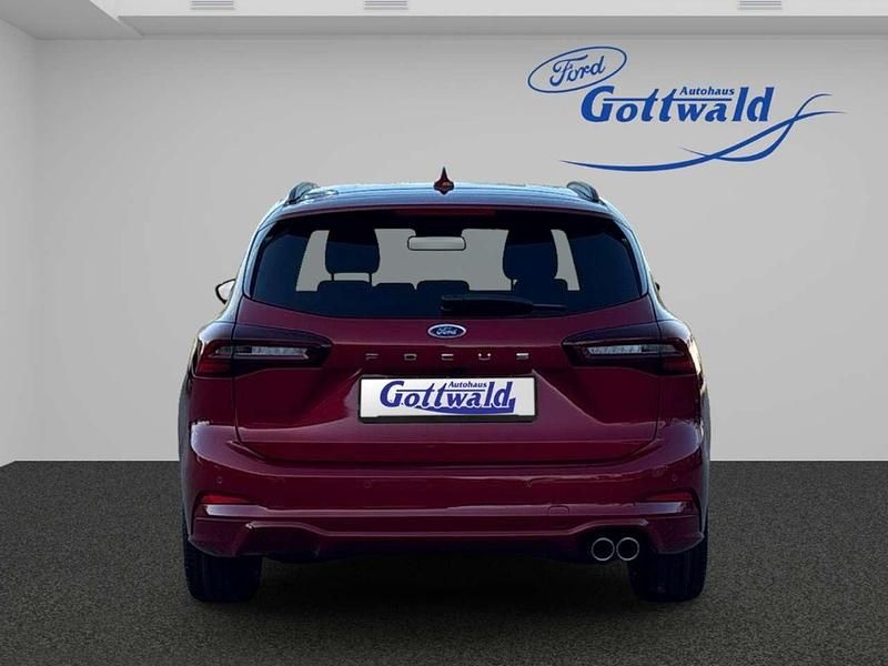 Neu Ford Focus ST-Line X 155 PS (114 kW) 2025 Fantastic red tc Kombi