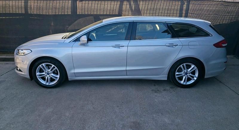 Gebraucht Ford Mondeo Titanium 165 PS (121 kW) 2018 Silber Kombi