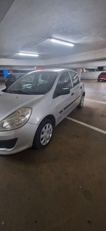 Gebraucht Renault Clio II Authentique 75 PS (55 kW) 2008 Schwarz Limousine