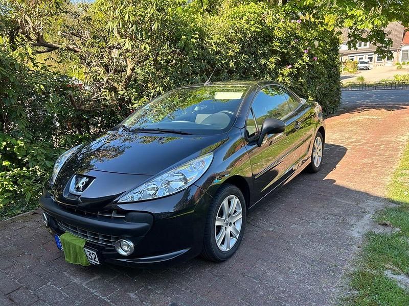Schwarz Gebraucht 2009 Peugeot 207 CC Platinum Cabrio | 2.990 € (Fairer Preis) - Bild 1/4