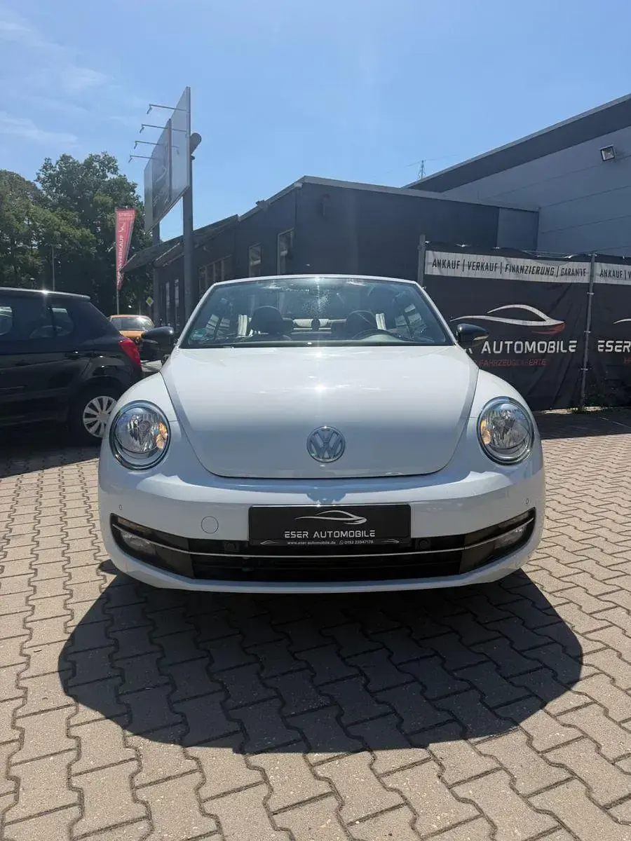 Gebraucht VW Beetle Cabriolet CLUB 105 PS (77 kW) 2015 Weiß Cabrio