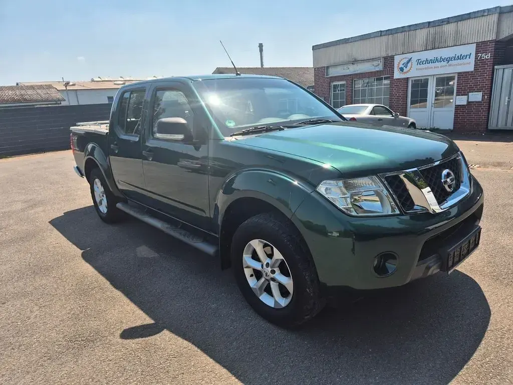 Gebraucht Nissan Navara SE 190 PS (139 kW) 2014 Grün Pickup