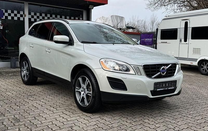 Gebraucht Volvo XC60 205 PS (150 kW) 2010 Weiß SUV
