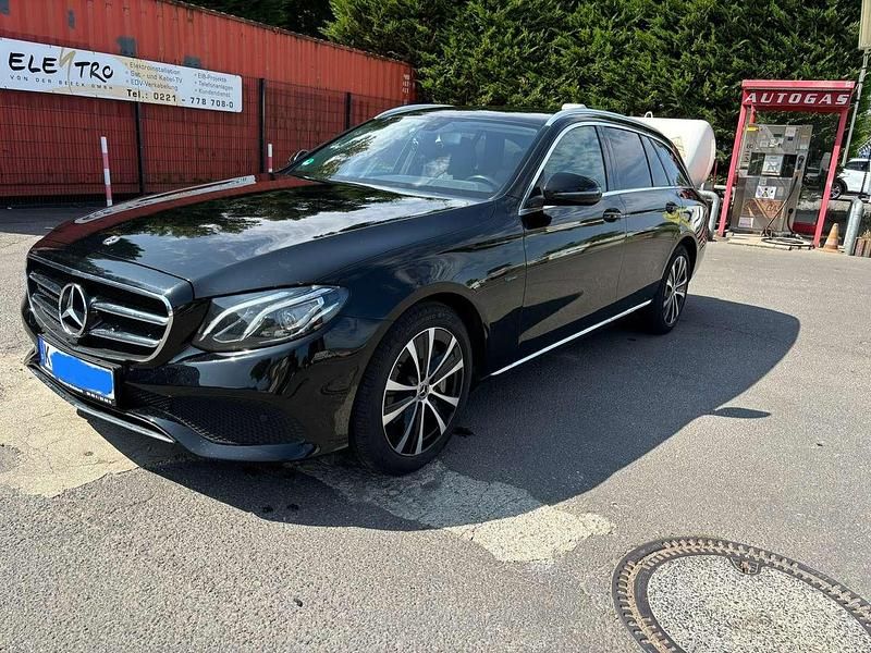 Gebraucht Mercedes E300 306 PS (225 kW) 2019 Schwarz Kombi