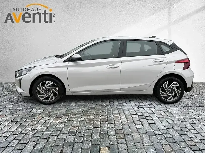 Gebraucht Hyundai i20 Trend 101 PS (74 kW) 2025 Grau Limousine