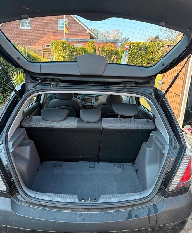 Gebraucht Kia Rio 70 PS (51 kW) 2009 Schwarz Kleinwagen