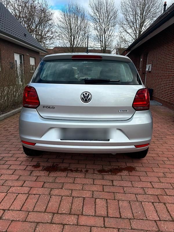Gebraucht VW Polo 75 PS (55 kW) 2015 Silber Kleinwagen