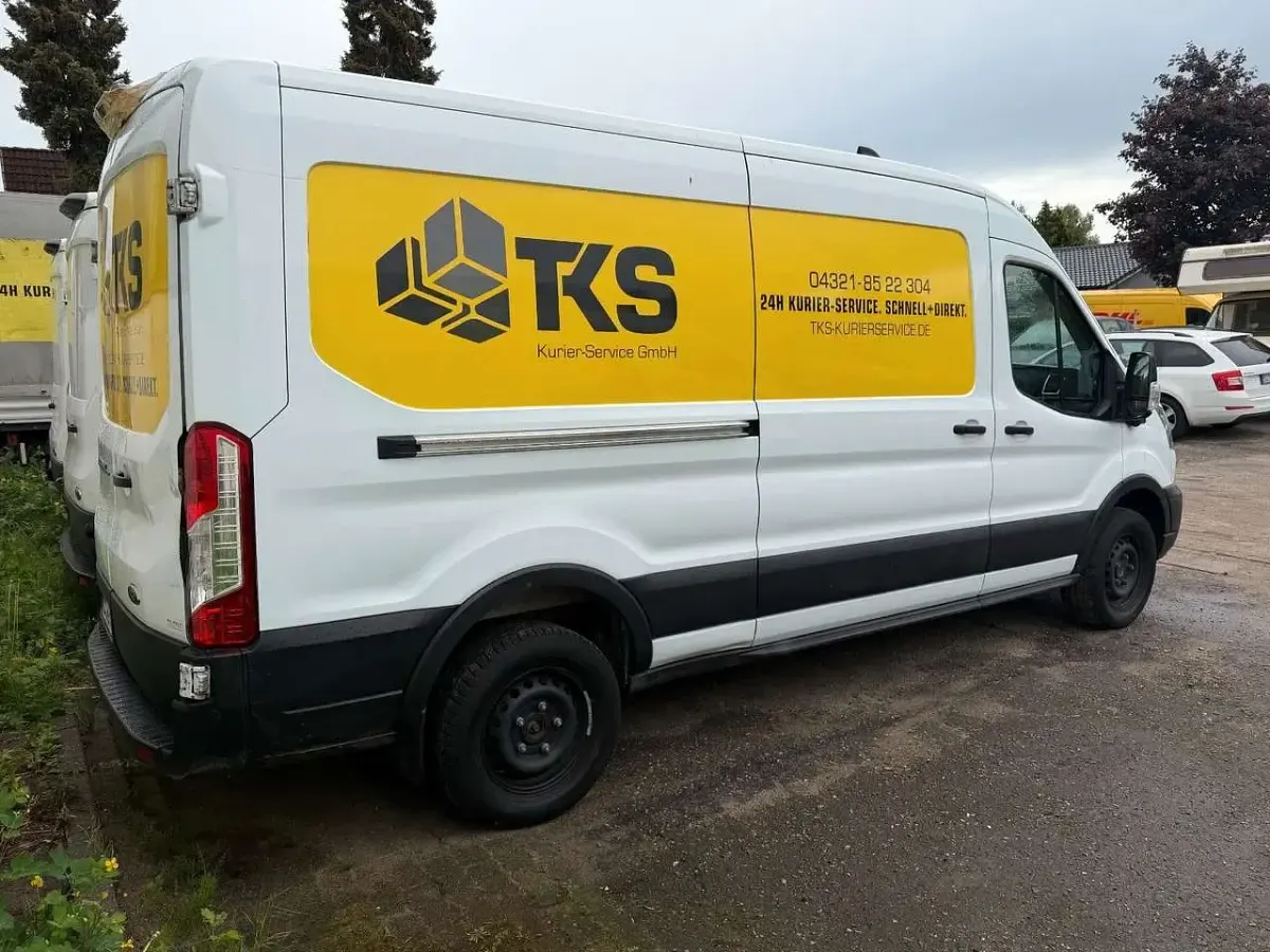 Gebraucht Ford Transit Trend 135 kW (184 PS) 2022 Weiß Van / Kleinbus