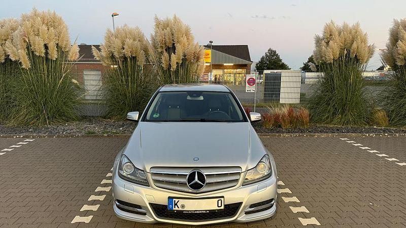 Silber Gebraucht 2013 Mercedes C200 Limousine | 12.500 € (Fairer Preis) - Bild 1/4