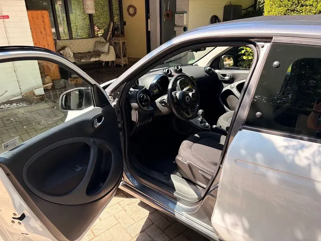Gebraucht Smart ForFour 109 PS (80 kW) 2019 Weiß Kleinwagen