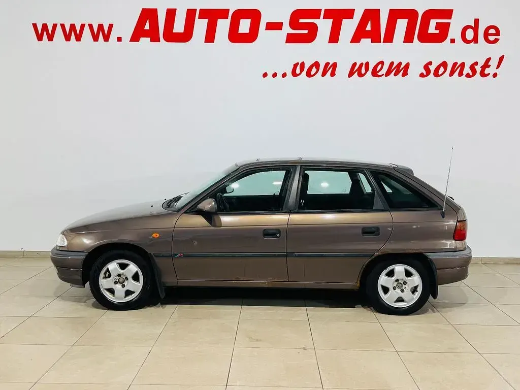 Gebraucht Opel Astra 75 PS (55 kW) 1998 Braun Limousine