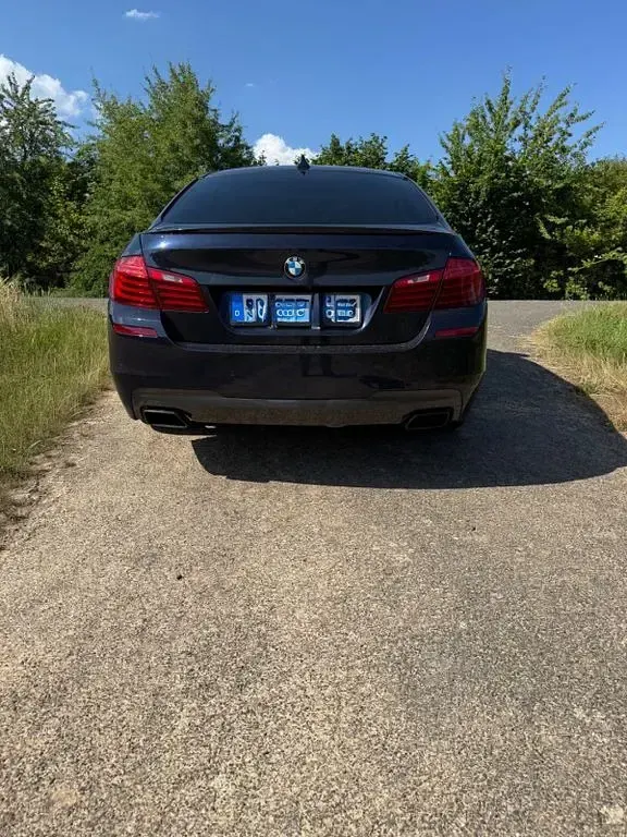 Gebraucht BMW 550 M Sport 449 PS (330 kW) 2014 Blau Limousine