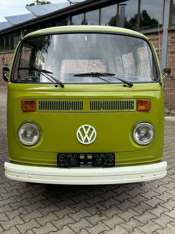 Grün Gebraucht 1978 VW T2 Van | 10.500 € - Bild 1/4