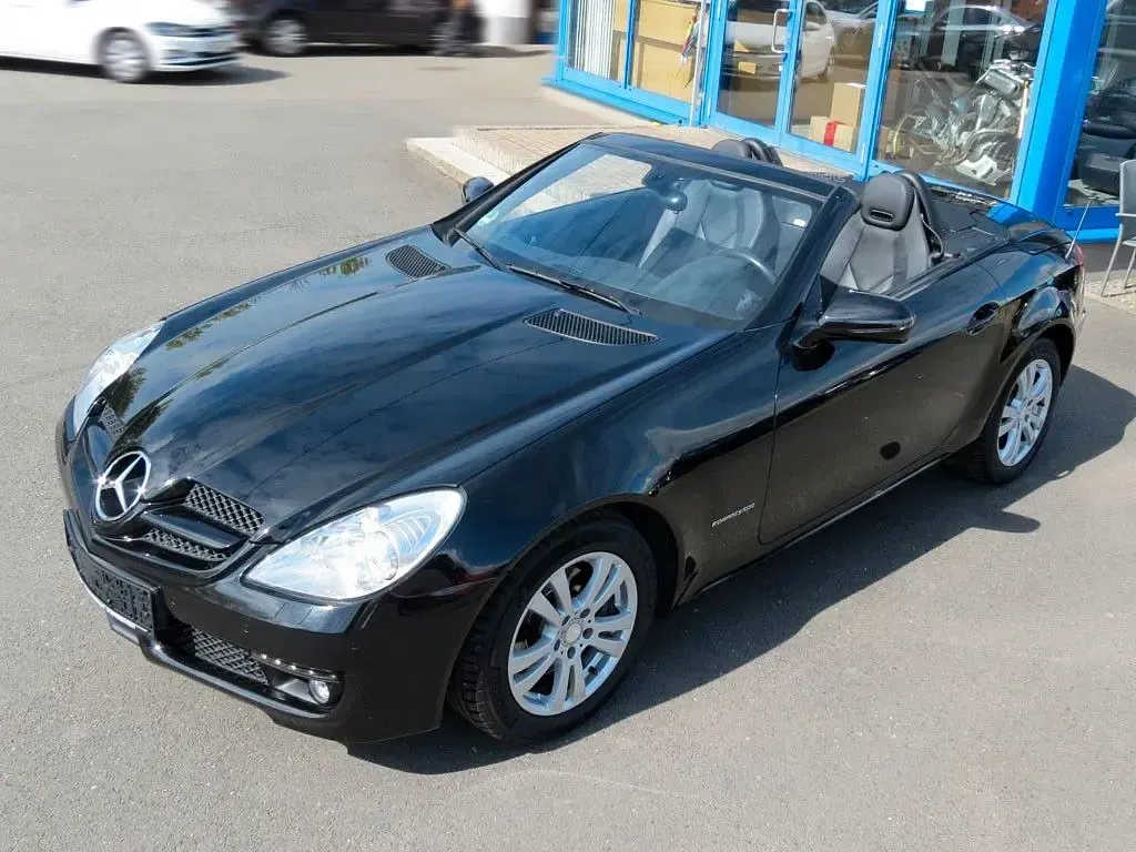 Gebraucht Mercedes SLK200 184 PS (135 kW) 2009 Obsidianschwarz  metalliclack Cabrio