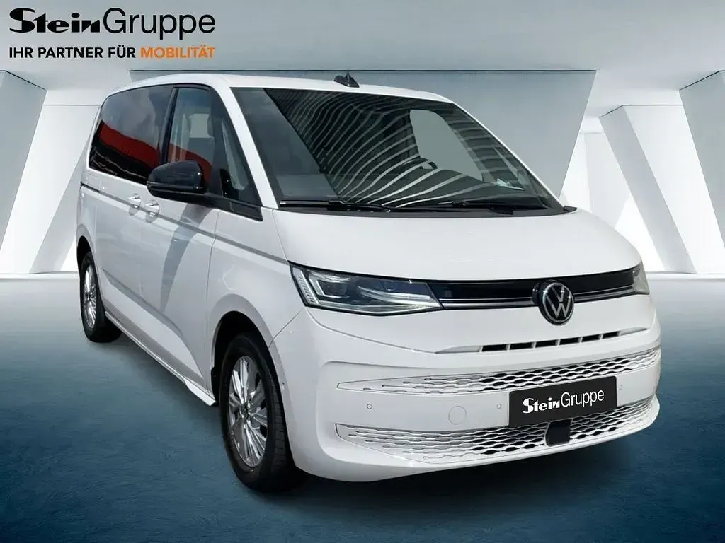 Gebraucht VW Multivan Life 150 PS (110 kW) 2023 Weiß Van / Kleinbus