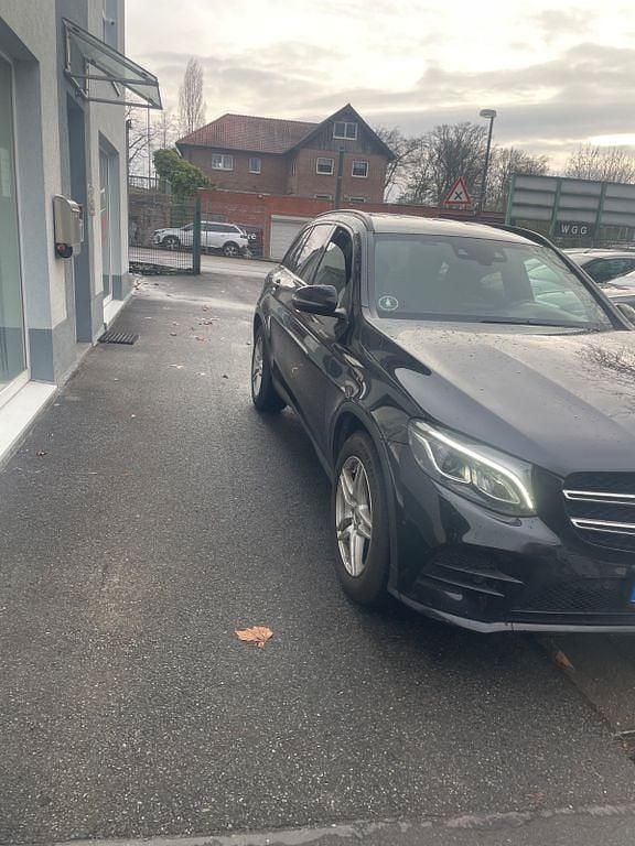 Gebraucht Mercedes GLC220 AMG line 170 PS (125 kW) 2018 Grau SUV