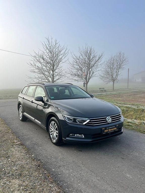 Gebraucht VW Passat Trendline 150 PS (110 kW) 2019 Grau Kombi