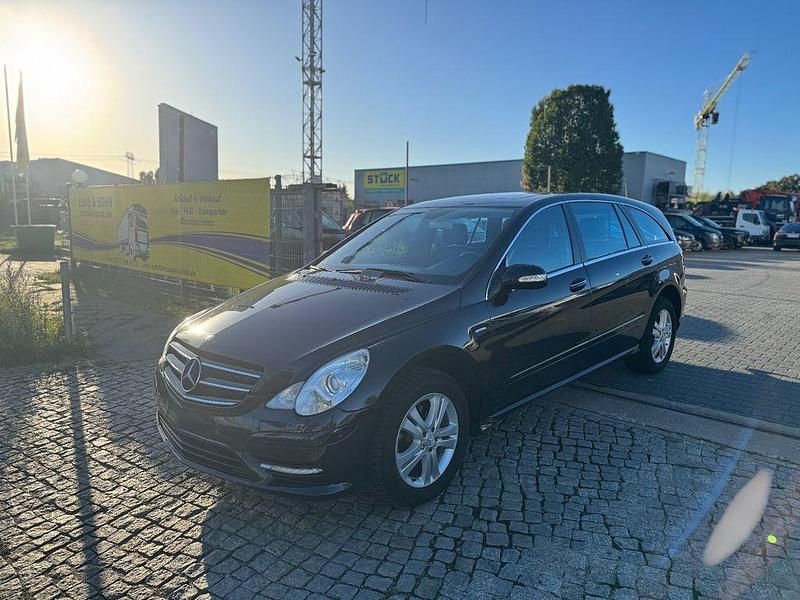 Schwarz Gebraucht 2010 Mercedes R350 Edition Van / Kleinbus | 4.200 € (Fairer Preis) - Bild 1/4
