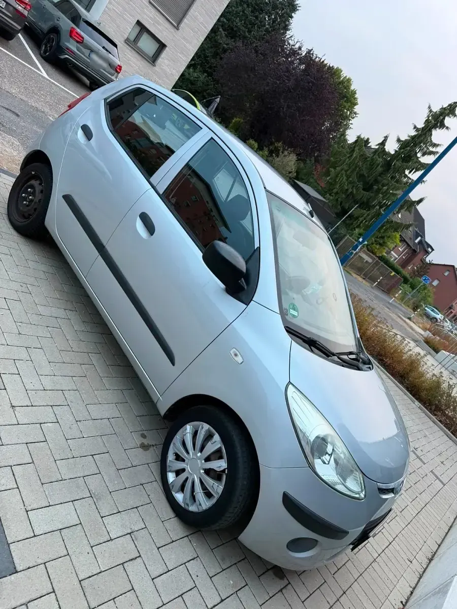 Gebraucht Hyundai i10 67 PS (49 kW) 2009 Grau Kleinwagen