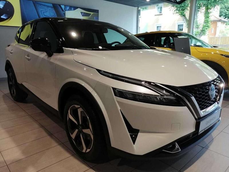 Pearl white/black (m) Neu 2024 Nissan Qashqai N-Connecta SUV | 34.150 € (Etwas zu teuer) - Bild 1/4