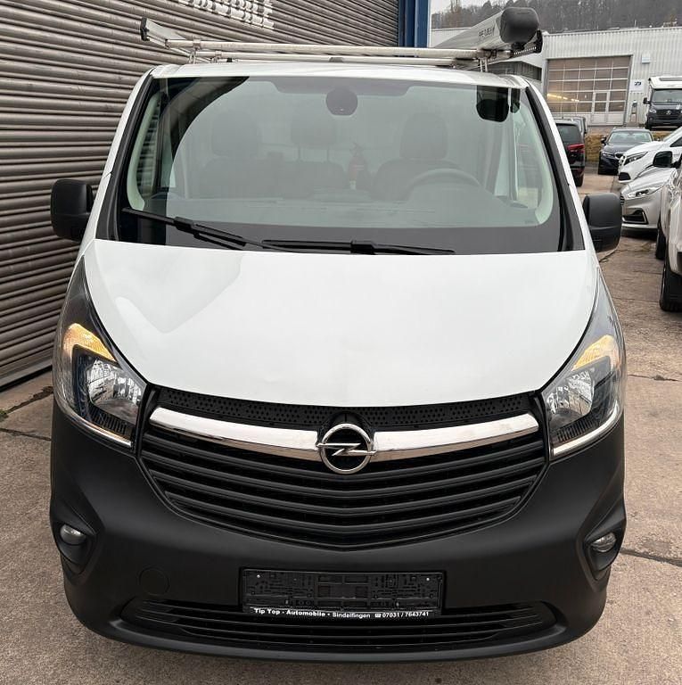 Gebraucht Opel Vivaro 121 PS (88 kW) 2018 Weiß Van / Kleinbus