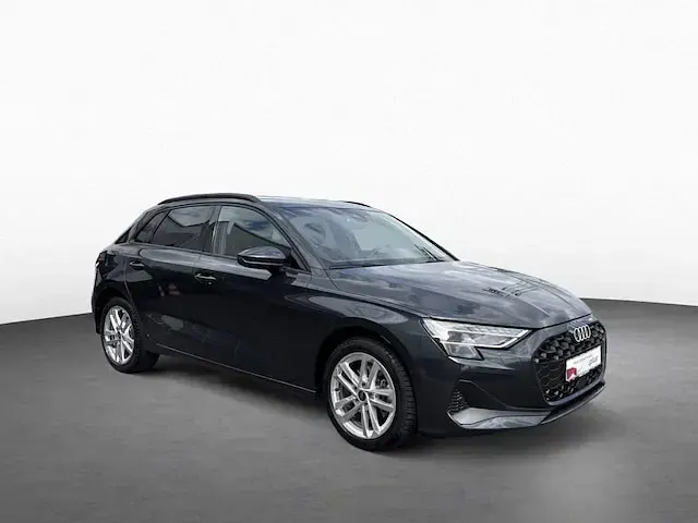 Usata Audi A3 Sportback e-tron Ambiente 204 CV (150 kW) 2025 Grigio Utilitaria