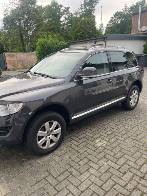 Grau Gebraucht 2008 VW Touareg SUV | 4.499 € (Guter Preis) - Bild 1/4