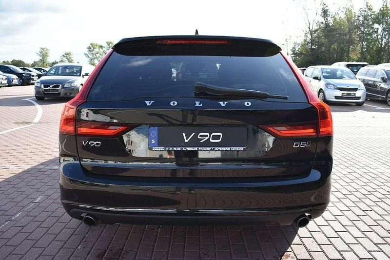 Gebraucht Volvo V90 235 PS (172 kW) 2016 Onyx black / metallic Kombi