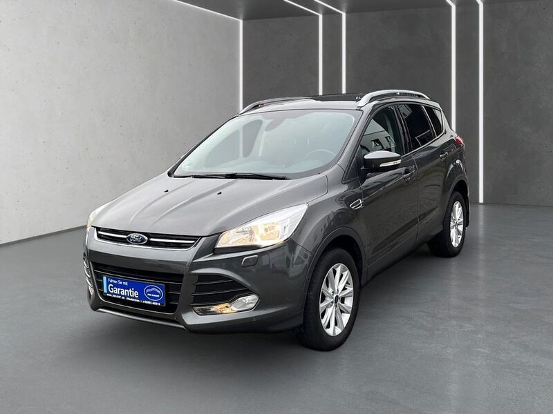 Grau Gebraucht 2015 Ford Kuga Titanium SUV | 10.990 € (Fairer Preis) - Bild 1/4