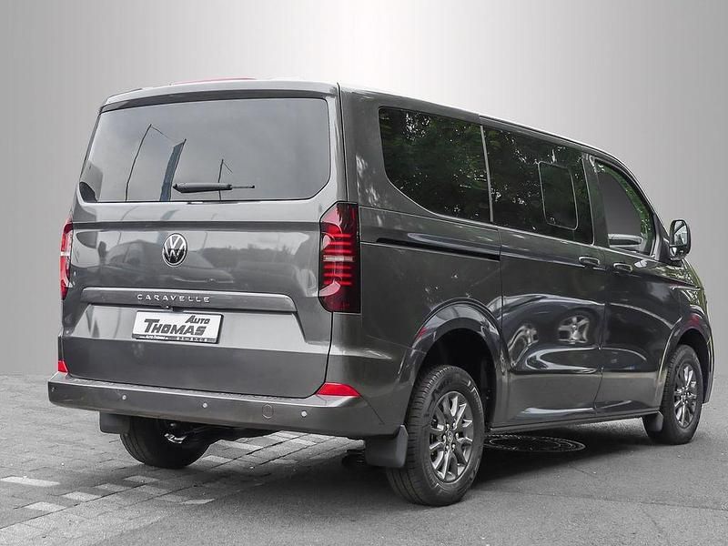 Neu VW Caravelle Life 150 PS (110 kW) 2025 Grau Van / Kleinbus